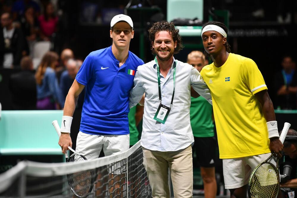 ŠOKIRAO SVE: Poznati teniser se povukao u CVETU mladosti!