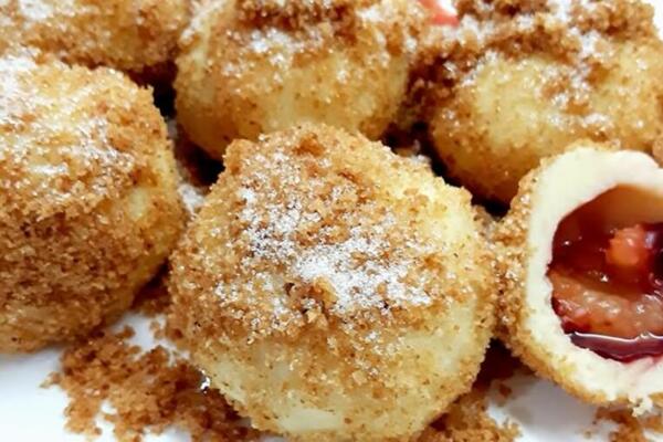 STARINSKI RECEPT ZA NEPREVAZIĐENE KNEDLE SA ŠLJIVAMA: Ovu slasnu poslasticu jede svaki SRBIN kada je POST NA VODI