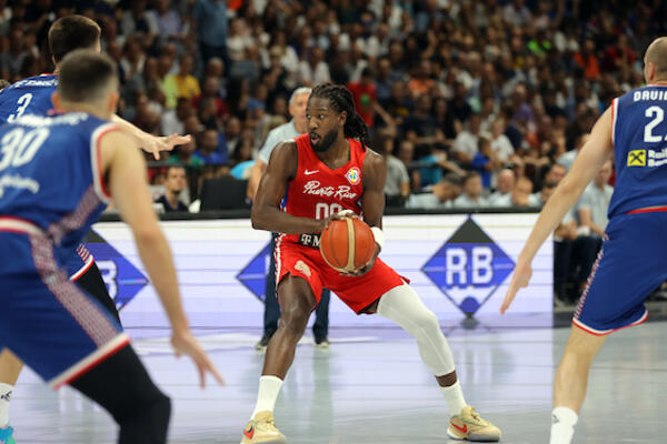 HOLAND ODUŠEVLJEN POSLE SJAJNE POBEDE: "Luda završnica kao protiv Partizana!"