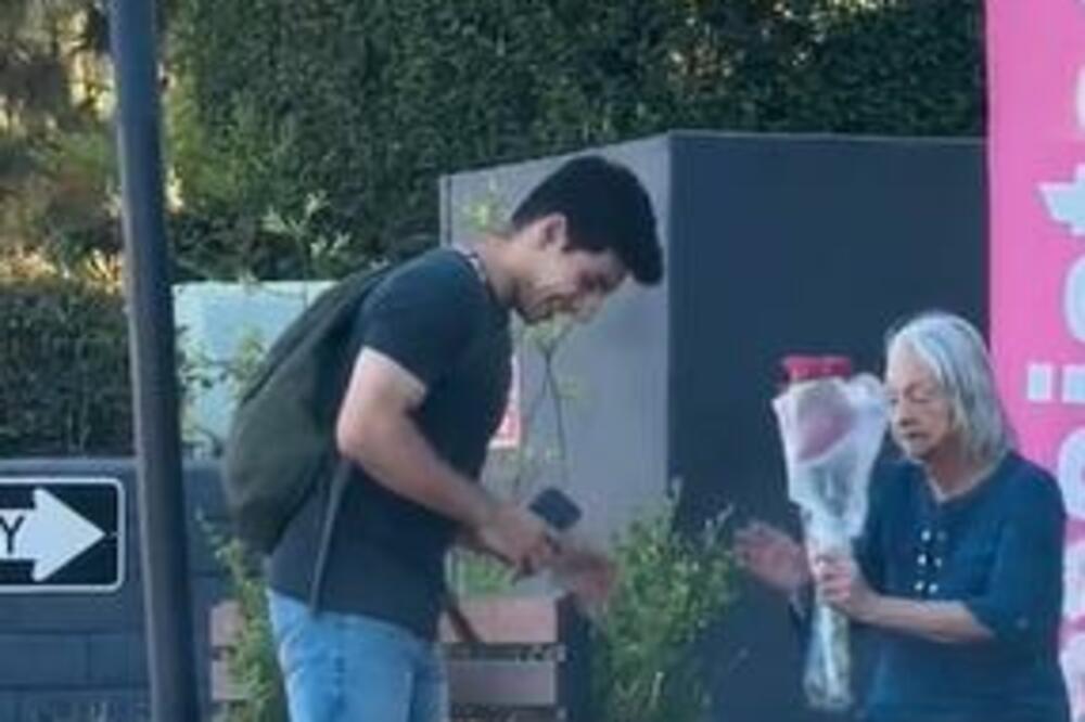 MLADIĆ PRIŠAO STARICI I ZAMOLIO JE DA URADI OVO: O onome što se posle desilo PRIČA CEO SVET (VIDEO)