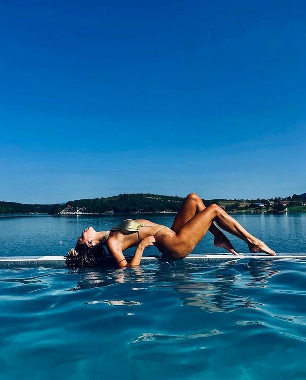 SIROTINJA NEKA OVO NE GLEDA! Starleta proslavila rođendan, a sve koštalo kao UČEŠĆE ZA STAN! Uzela ROLEKS pa ga...