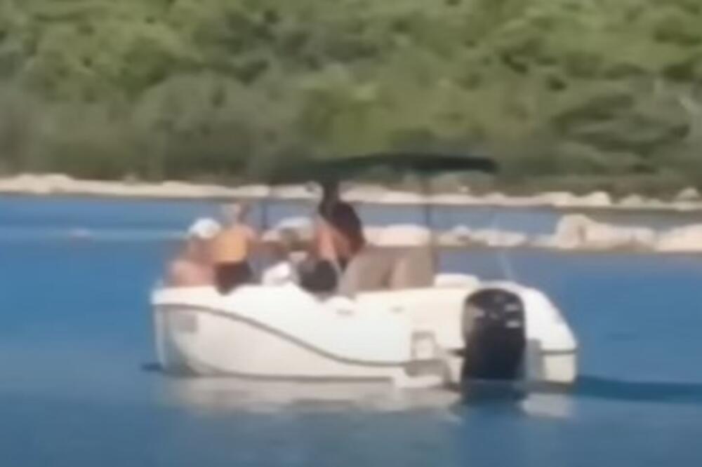 HRVAT NA GLISERU VREĐAO MEŠTANE, A ONDA JE SKINUO GAĆE: Svašta im je rekao, BEZ SRAMA, pomenuo i BRANITELJE