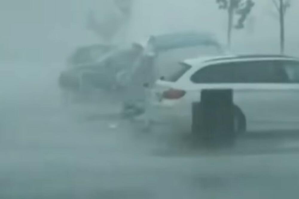 NAJMANJE 13 OSOBA POGINULO U ARGENTINI: Oluja OKOVALA veći deo države, udari vetra do 150 kilometara na čas(VIDEO)