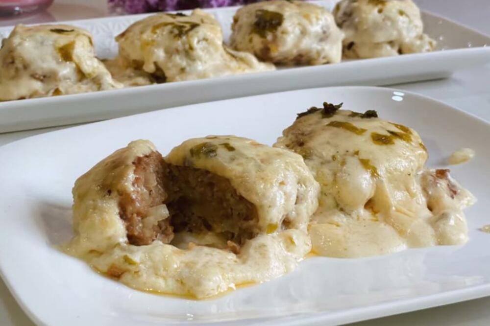 Ćufte u bešamel sosu su danas na meniju: Sve je zapečeno u rerni, ručak bez puno muke za čistu desetku