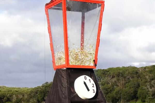 MUŠKARCI NAPRAVILI BLENDER PA U NJEGA STRPALI OVU STVAR: 2 miliona gledalaca IZNEVEROVALA, A I VI ĆETE (VIDEO)