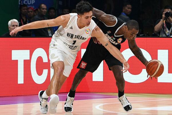 JORDANSKI "KOBI" NIJE MOGAO SAM: Novi Zeland slavi prvu pobedu na Mundobasketu!