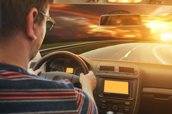 PRAKTIČNE NAOČARE ZA VOŽNJU: Olakšavaju svako putovanje i možete ih imati za samo 1.049 dinara!