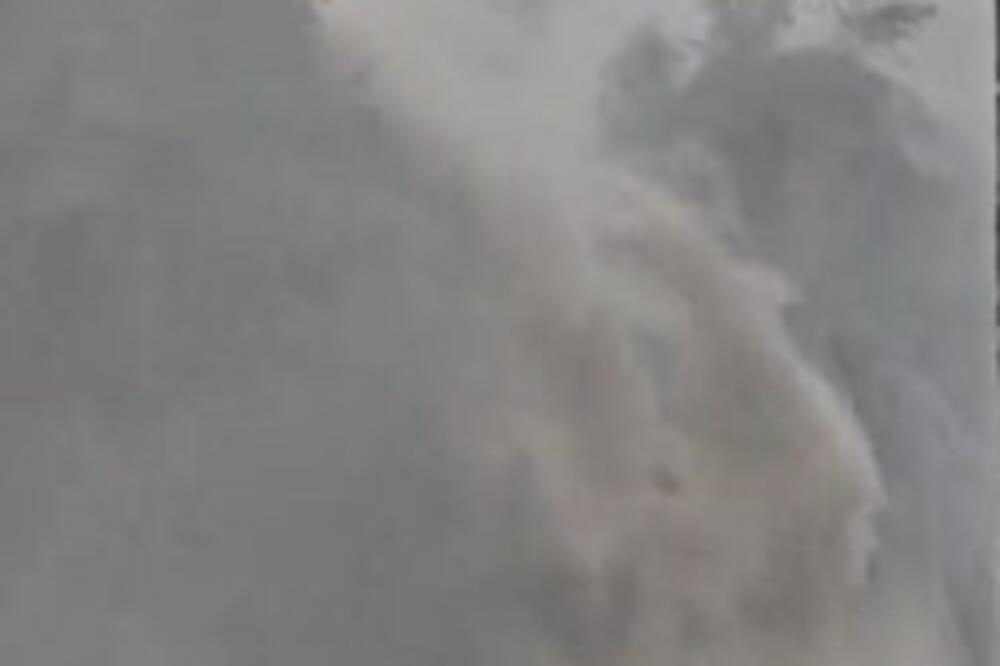 POPLAVE, GRAD VELIČINE JAJETA, KLIZIŠTA KOJA DIŽU KOSU NA GLAVI: Jezivi prizori NEVREMENA koje HARA Evropom (VIDEO)