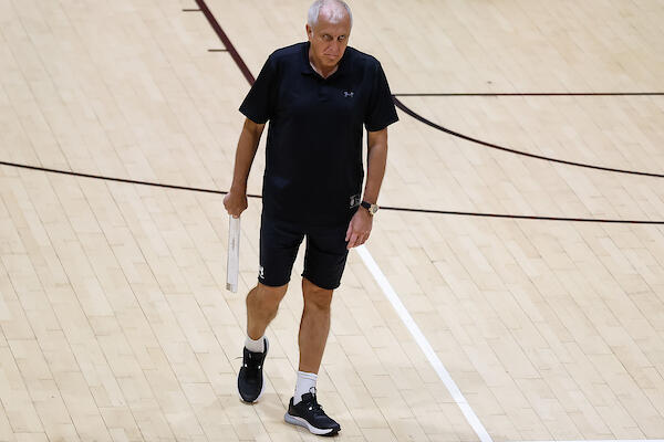 PARTIZAN U GOSTIMA, A KAO KOD KUĆE: Željko Obradović se pojavio na terenu, onda je čuo dobro poznatu pesmu! VIDEO