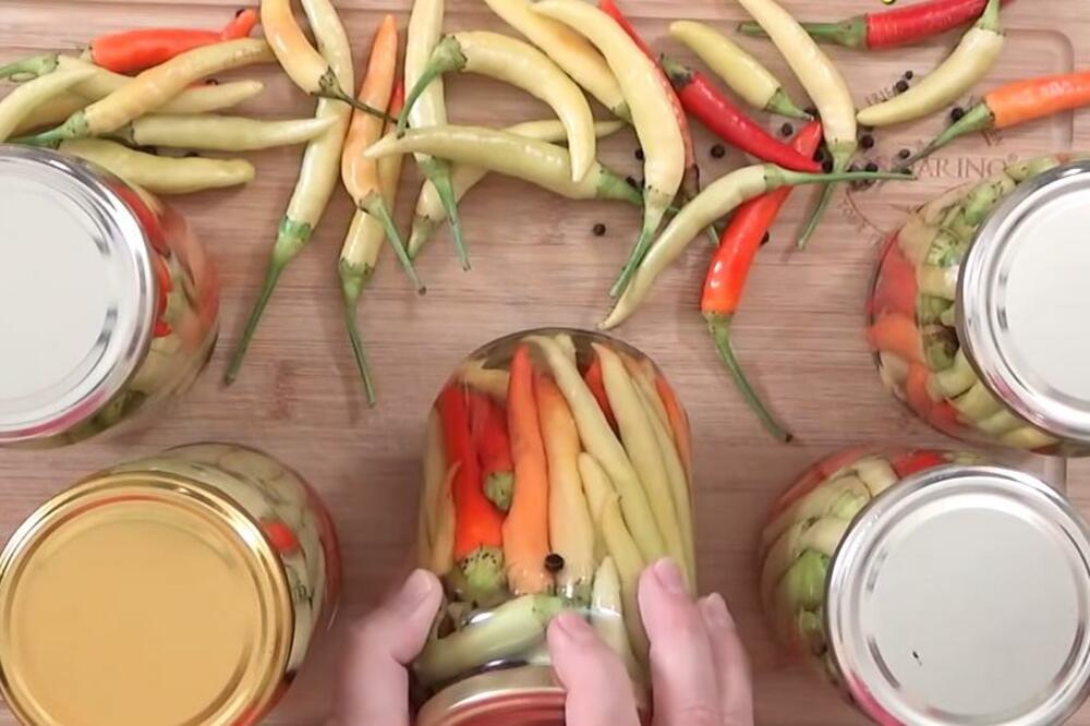 Domaćice u jednom greše, a tako je lako... Kako ukiseliti ljute papričice kao što su to naše bake radile?