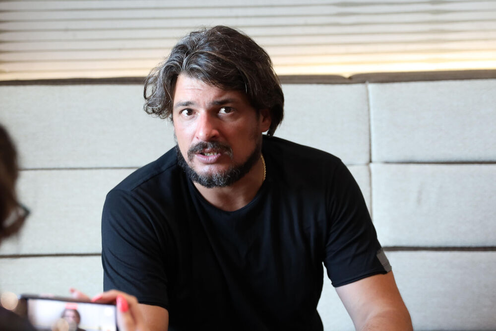 Glumac Andrija Kuzmanović pre više od mesec dana dobio je dete sa bliskom prijateljicom, koja mu je, međutim, u jednom trenutku postala partnerka.