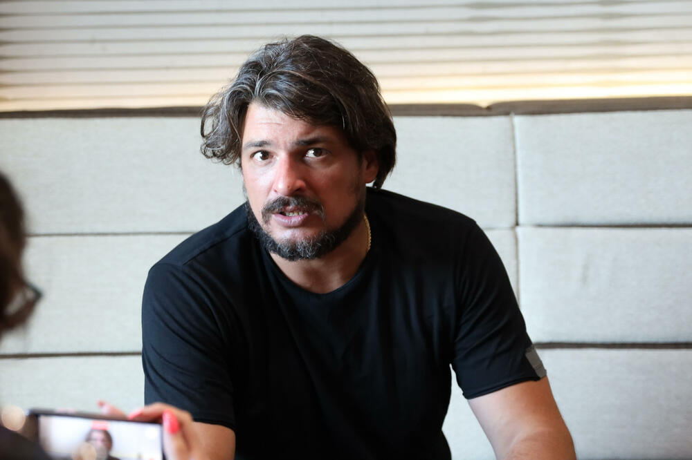 ANDRIJA KUZMANOVIĆ DOBIO SINA SA DRUGARICOM! Detalji njegovog LJUBAVNOG života BACAJU u TRANS