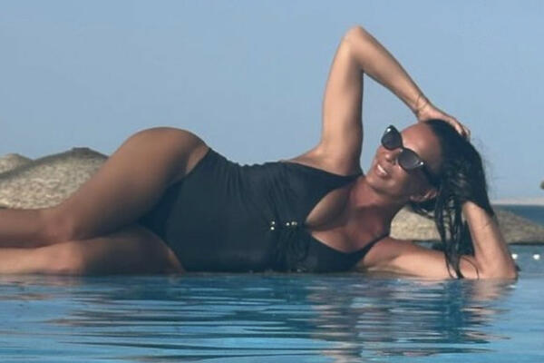 NEKAD BOG I BATINA NA ESTRADI, A SAD BAKA PO TREĆI PUT! U kuću stigla PRINOVA - vest odjeknula