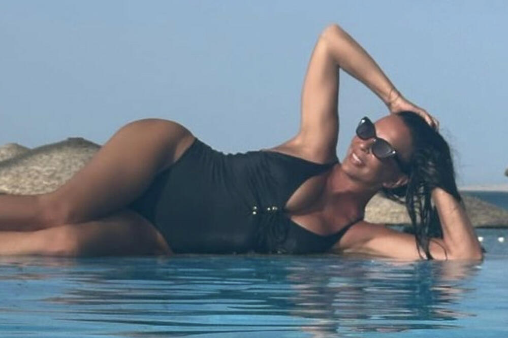 NEKAD BOG I BATINA NA ESTRADI, A SAD BAKA PO TREĆI PUT! U kuću stigla PRINOVA - vest odjeknula