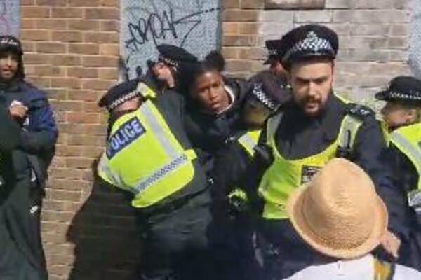 KARNEVAL SE PRETVORIO U KRVAVI PIR: Osmoro ljudi IZBODENO, skoro 300 uhapšeno (FOTO/VIDEO)