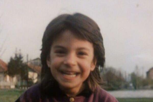 NEMA ŠANSE DA POGODITE KO JE OVA SRPKINJA NA FOTKI: Udata je za VELIKOG ŠMEKERA, ceo SVET BRUJI O NJOJ (FOTO)