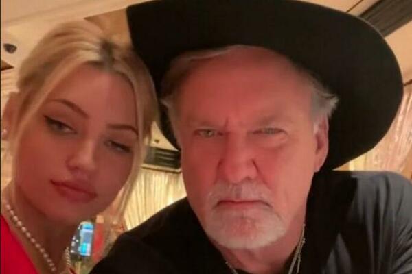 KATARINA (23) JE U VEZI SA STARIJIM MUŠKARCEM (60) I ZA TO DOBIJA VELIKE PARE: Svakog dana mora da uradi OVU STVAR