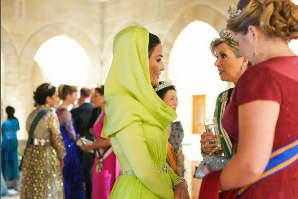 ZBOG ŽENE KATARSKOG ŠEIKA SRBIMA PADAJU VILICE: Svi u ŠOKU kada čuju koliko GODINA, ima OVAKVO TELO izaziva INFARKT