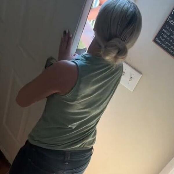 PSIHOLOG UPOZORAVA NA NOVI TREND KOJI SE ŠIRI INTERNETOM: Prestanite ovo da radite, to je tako POGREŠNO (VIDEO)