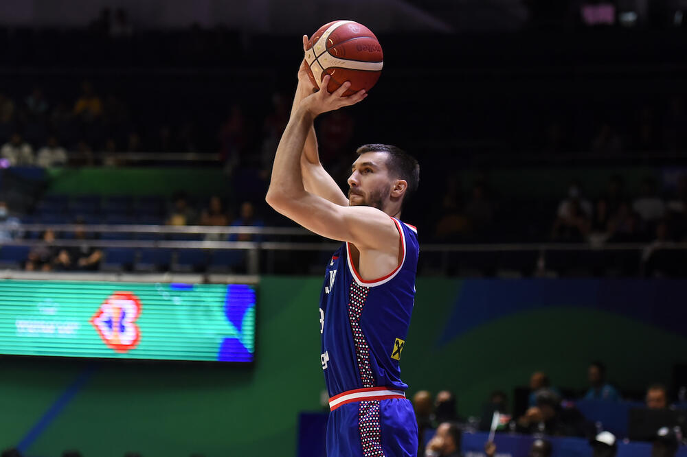 KATASTROFA ZA SRBIJU: Ognjen Dobrić iznet sa terena