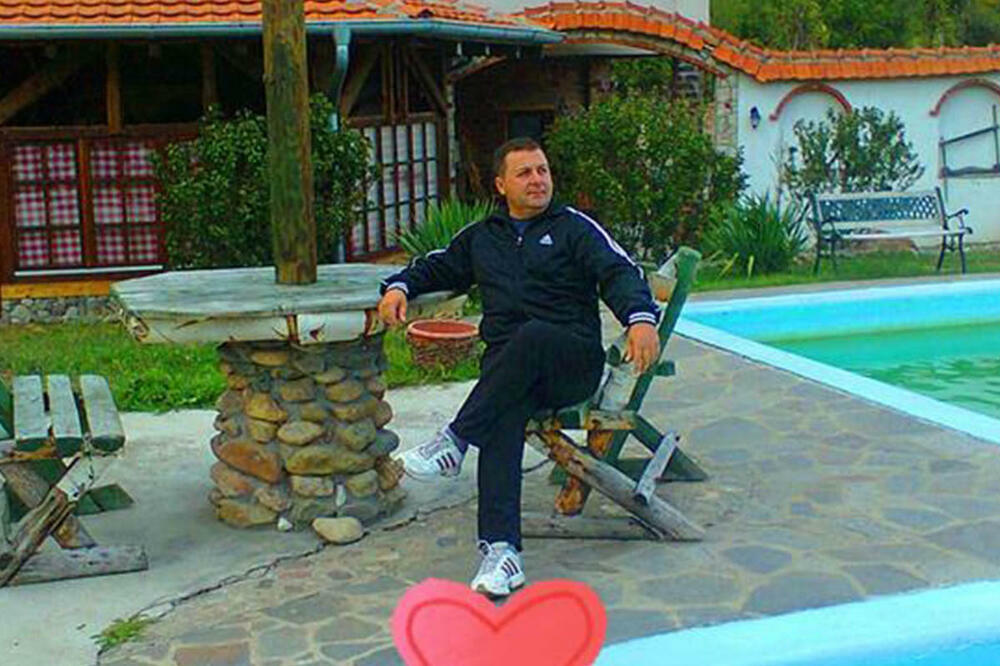 ZLA I ČUDNA SUDBINA OMILJENOG LESKOVAČKOG PROFESORA: Poklonio slike pa POGINUO, ljudi se opraštaju od njega (FOTO)