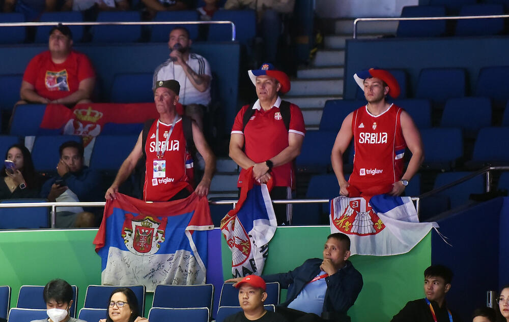 Srpski navijači na utakmici protiv Južnog Sudana