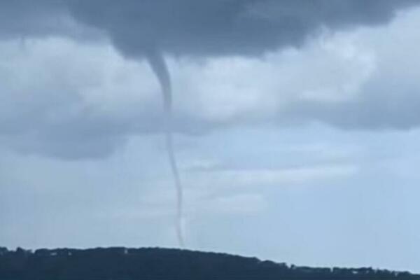 JOŠ JEDNA VELIKA PIJAVICA SNIMLJENA U HRVATSKOJ: Evo gde se SADA POJAVILA, bila je visoka čak 12 KILOMETARA (VIDEO)