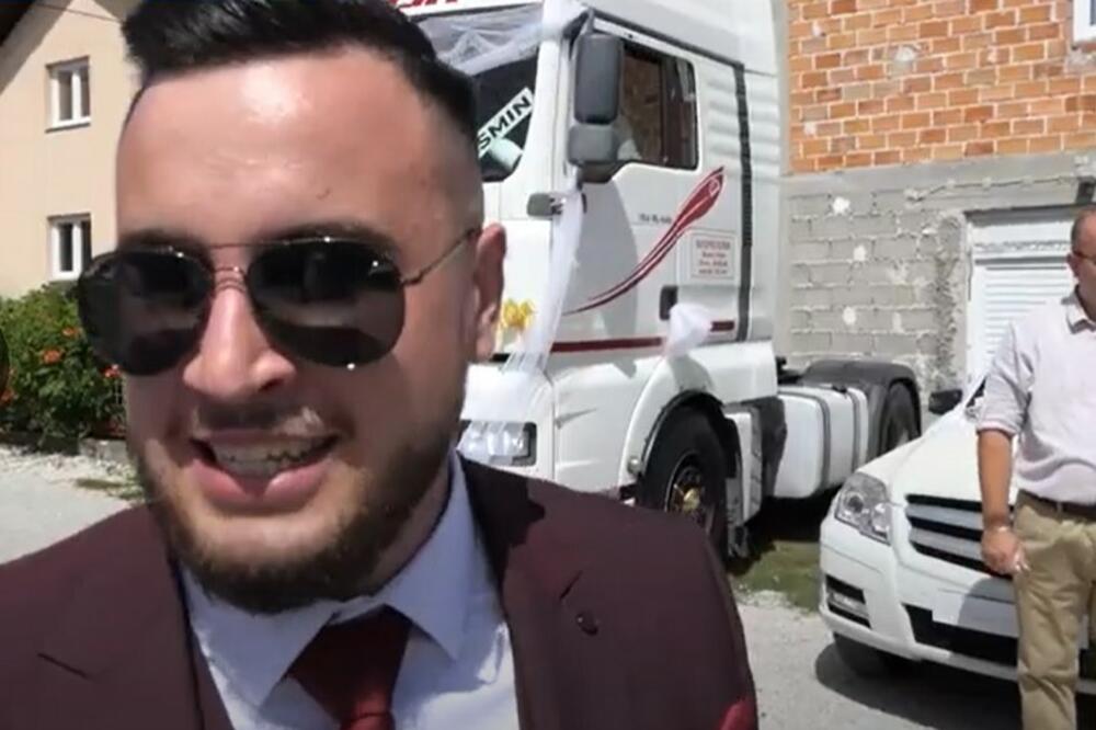 SVADBA KOJA ĆE SE PAMTITI U BOSNI: Umesto limunzinom OVIM došao po mladu! Šta biste vi na njenom MESTU? (VIDEO)