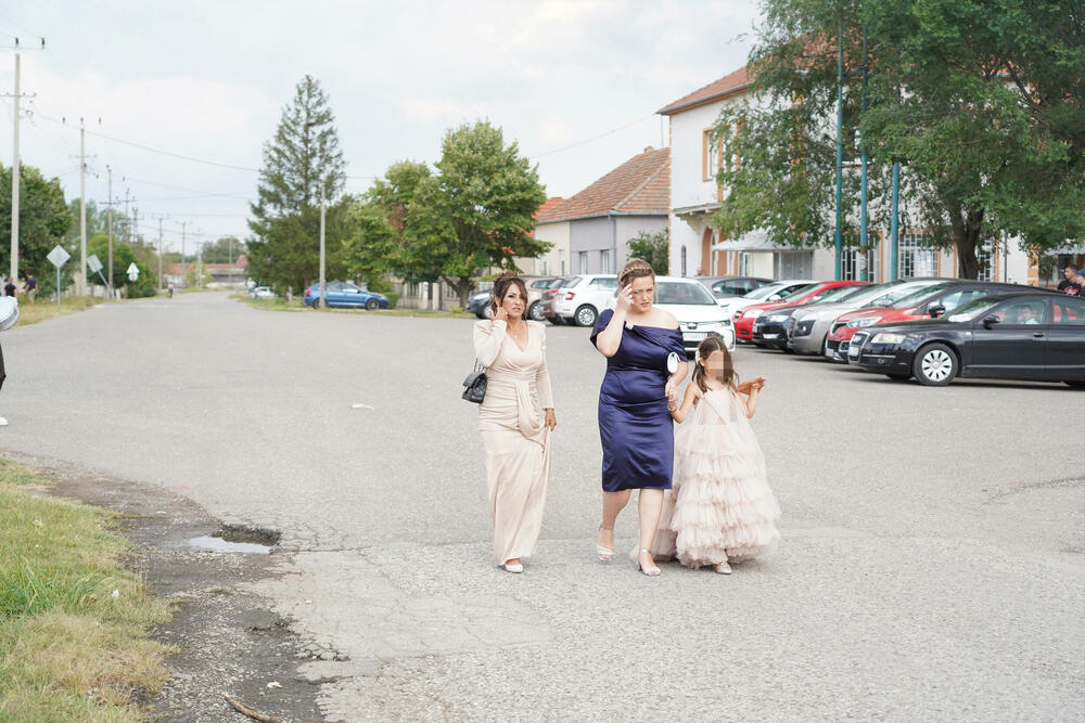 Leonora blista na venčanju Darka i Ane