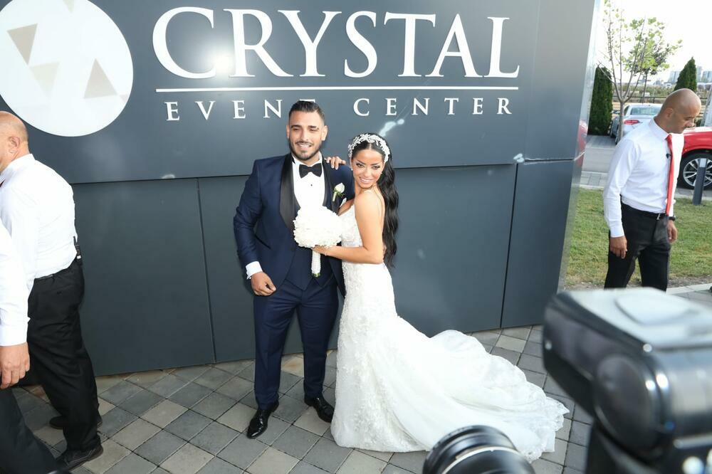 KAĆA LAZIĆ SE OGLASILA SA SVADBENOG VESELJA: Mlada POKAZALA BURME, jedan detalj na njenoj RUCI SU SVI PRIMETILI