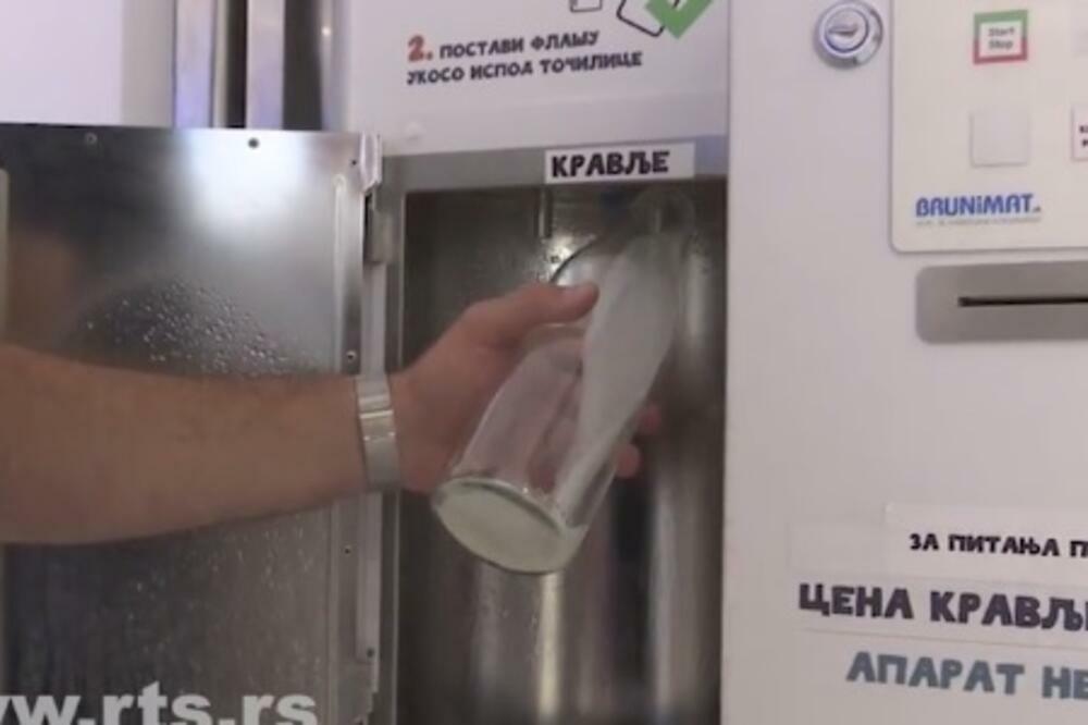 DOMAĆE SVEŽE PUNOMASNO MLEKO DIREKTNO SA FARME:Možete ga naći i u Beogradu za samo 200 dinara, postoji i aplikacija