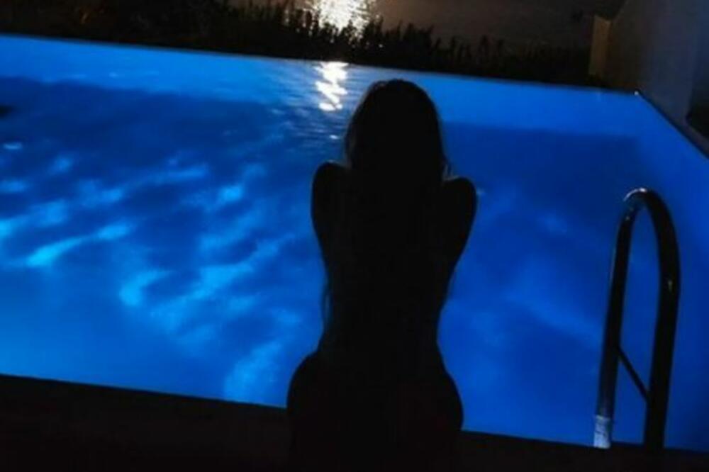 NIKAD VRELIJE IZDANJE JELENE RADANOVIĆ: Vatrenim POPRSJEM mami na 100 grehova, uverite se i sami, baš je DOBRA FOTO