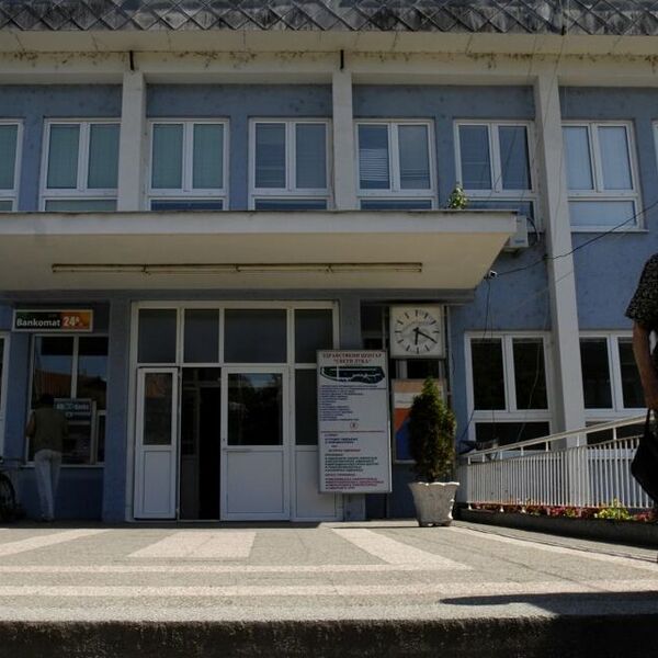 ALBANKA POSTALA DIREKTORKA KLINIKE, ZAPOSLENI NE MOGU DA DOĐU SEBI: Jedno im nikako NIJE JASNO, da li je REALNO?