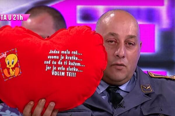 ZAŠTO BIVŠI MUŽ DIVNE DNK RONI SUZE U EMISIJI NA PINKU? Gledaoci ŠOKIRANI onim što čuju