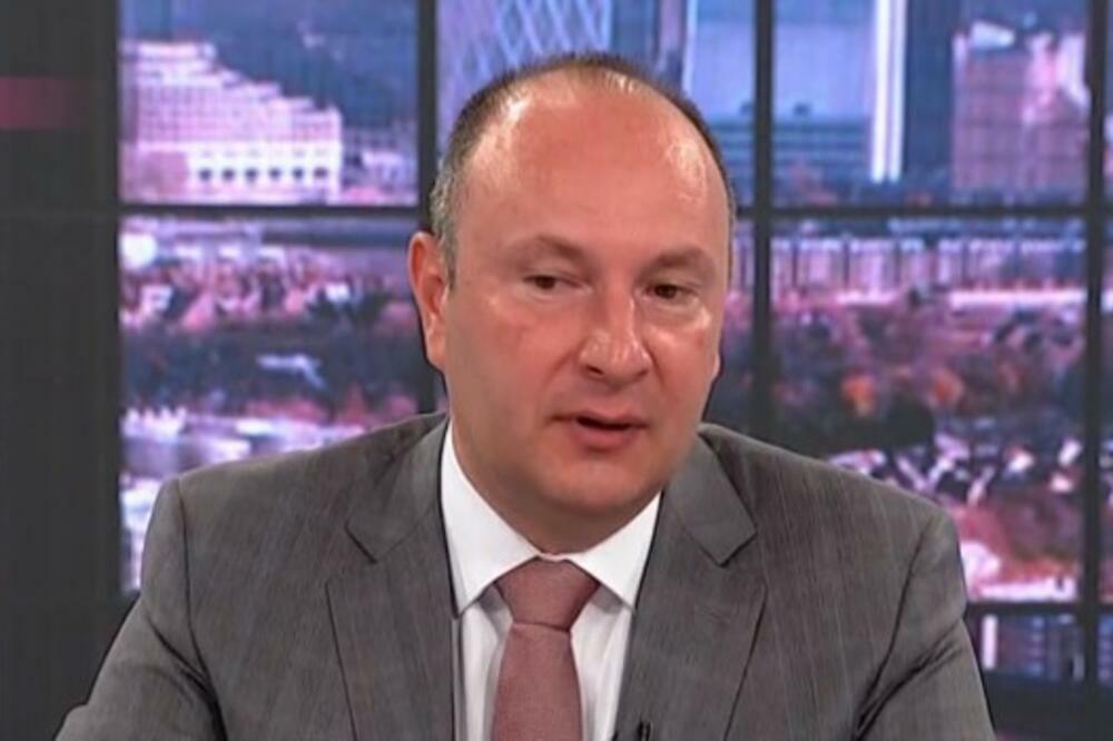 "KAD BI I DOBIO METAK, LAKO BI GA ZAMENILI DRUGIM": Monstruozne pretnje gradonačelniku Novog Sada!