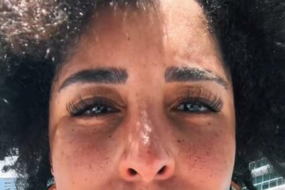 OTIŠLA SA DEČKOM NA LETOVANJE, A ON JE SAMO POSLE PAR SATI NESTAO: Kad joj je STIGLA PORUKA u NEVERICI je GLEDALA