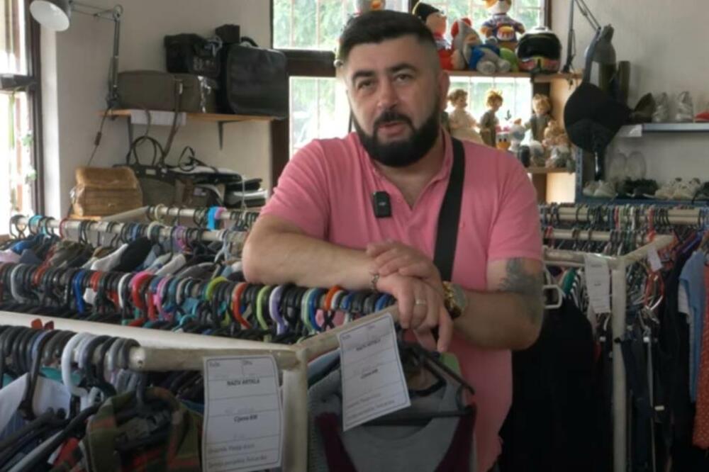 U NJEGOVOJ RADNJI MOŽE DA SE KUPI ODEĆA ZA 60 DINARA: Dino je bio SIROMAŠAN, a sad ima SVOJ BIZNIS i POMAŽE DRUGIMA