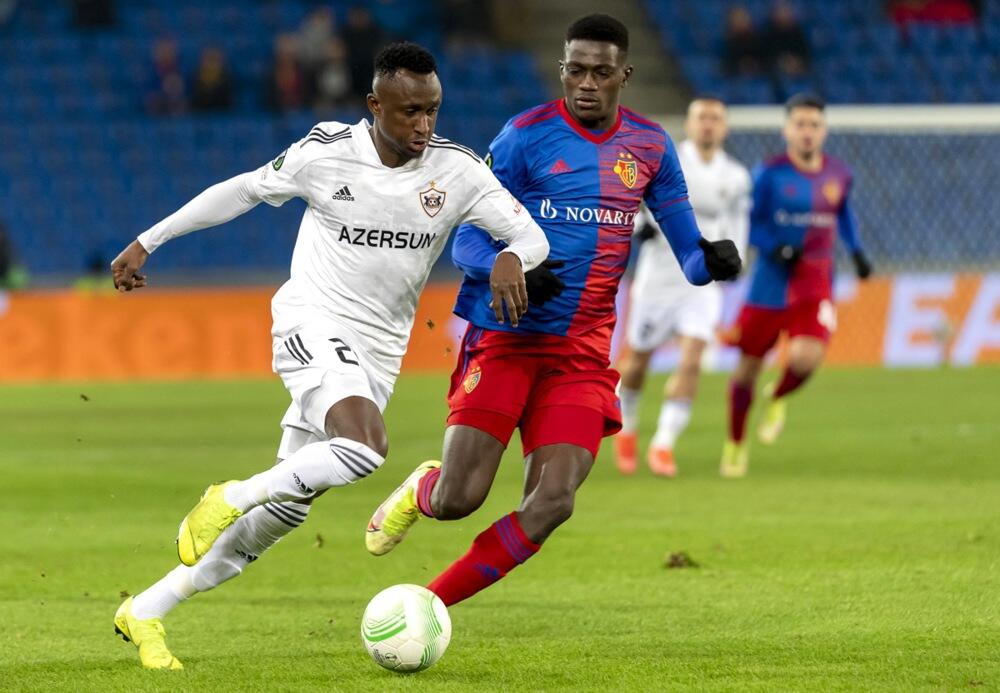 Naser Điga (desno, u dresu Bazela)