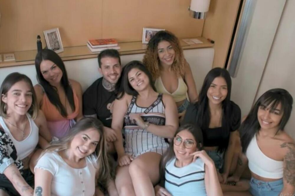 ARTUR ŽIVI SA OSAM ŽENA, ALI MORA DA RADI OVO DA BI SVAKA BILA ZADOVOLJNA! Pazite samo ŠTA TRAŽE od njega (FOTO)