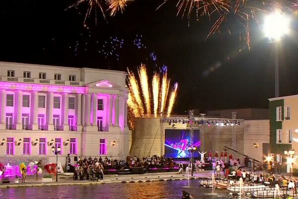 PRVO PA MUŠKO! EVO KO JE SINOĆ ISPAO IZ ZADRUGE: Niko živ ga nije PRIMETIO unutra