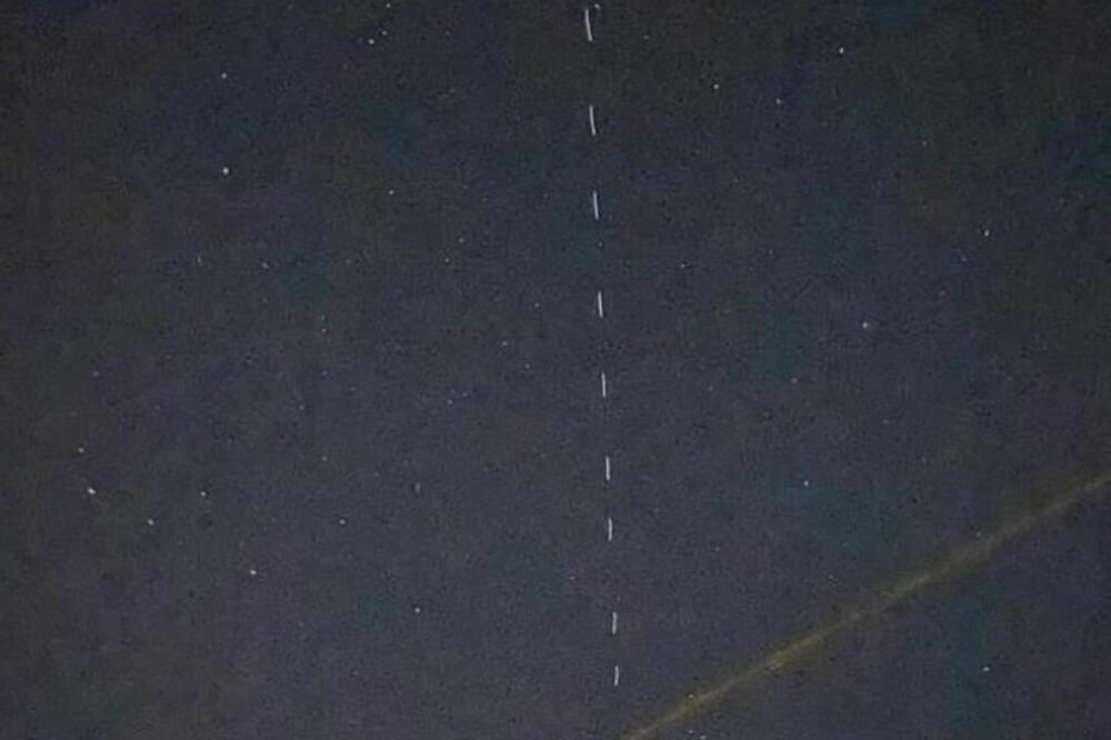 BELE TAČKICE PROŠARALE NEBO IZNAD SRBIJE: U pitanju su STARLINK SATELITI, evo gde se NALAZE! (VIDEO)