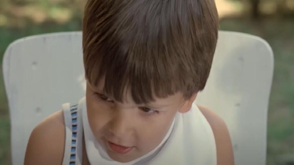 Domaćoj publici je ostao u sećanju kao mali simpatični dečak Tadija iz filma 'Varljivo leto '68'