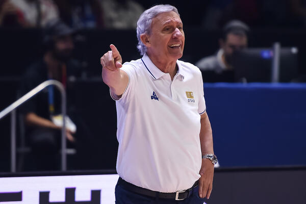 PEŠIĆ ODRŽAO PREDAVANJE NA TERENU PA NAPOMENUO: "Mi smo ISTO ovako igrali na EP... Ovo je bio ključ protiv Kanade!"