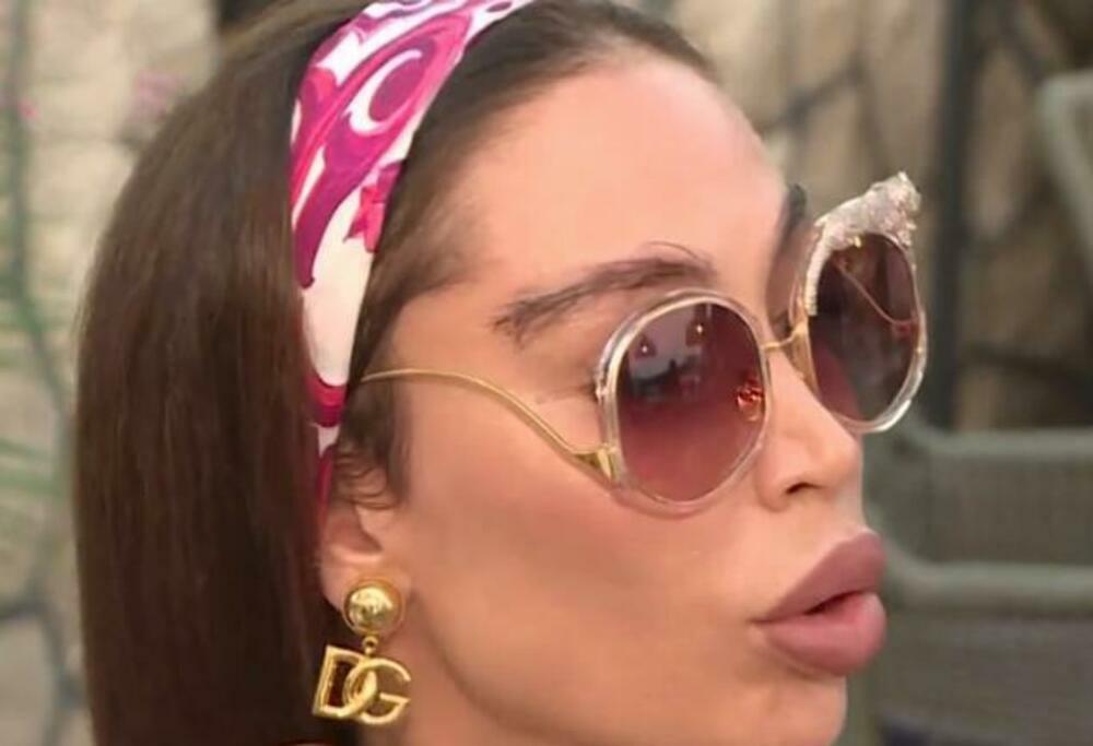 Starleta je promenila imidž i pustila duge obrve, kojima mnoge šokira.