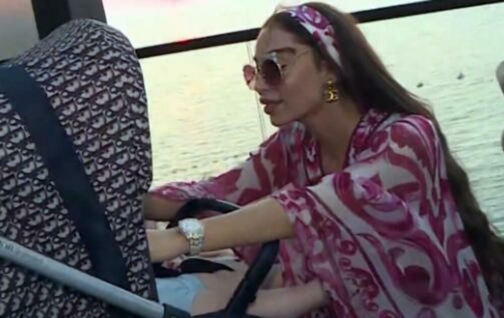 Soraja u Crnoj Gori sa sinom