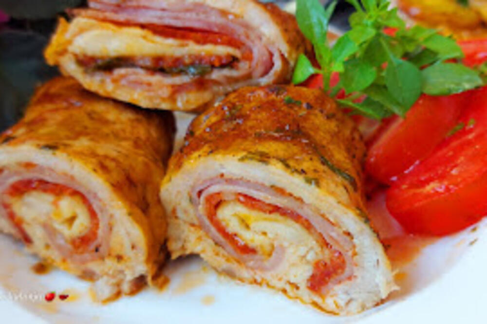 OVAKAV RUČAK ĆE CELA PORODICA TAMANITI: Baka podelila recept za SOČNE PILEĆE ROLNICE, punjenje tera vodu na usta