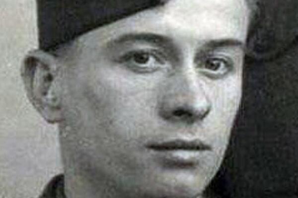 NJEGOVO IME NOSI NAJLEPŠU LJUBAVNU PRIČU DRUGOG SVETSKOG RATA: Jeo je bube, bio u LOGORU 3 PUTA, sve zbog NJE! FOTO