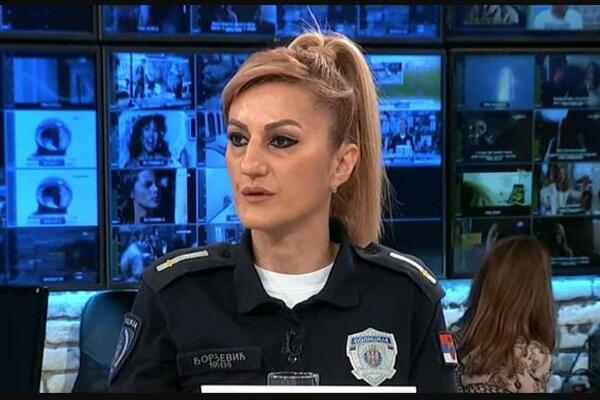 "LEŽALA JE NA PODU U LOKVI KRVI": Ovo je hrabra policajka koja je SPASILA ŽIVOT ŽENI u pekari na Zelenjaku!