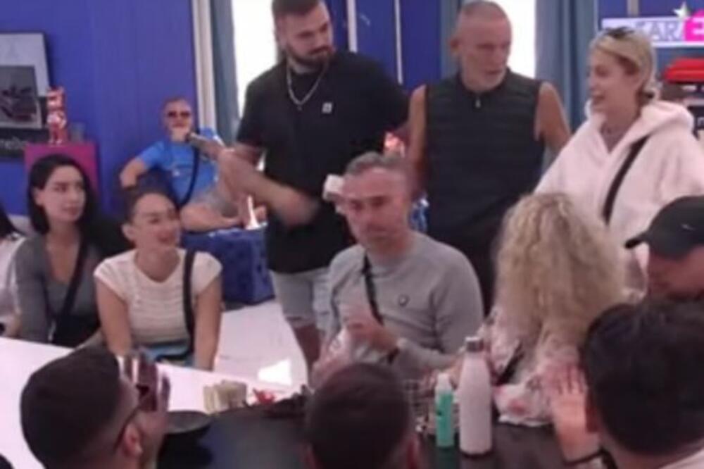 HAOS U ELITI! Janjuš dobio ŠOLJU U GLAVU, a onda počela svađa DECENIJE, svi vrište na sav glas!