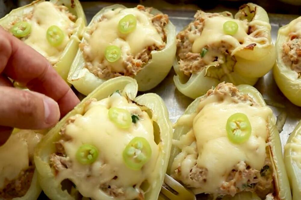 OVAKVE PUNJENE PAPRIKE JOŠ NISTE SPREMALI: Punjene potpuno DRUGAČIJIM NADEVOM od običnih, pikantne i ukusne